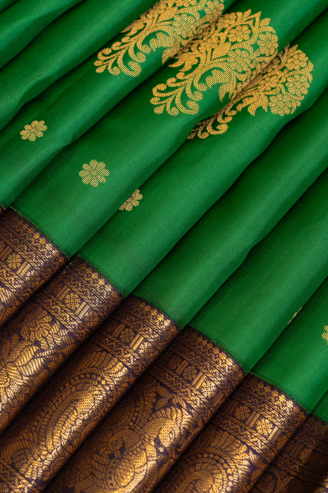 Green and purple traditional pure  Kanchipuram silk saree