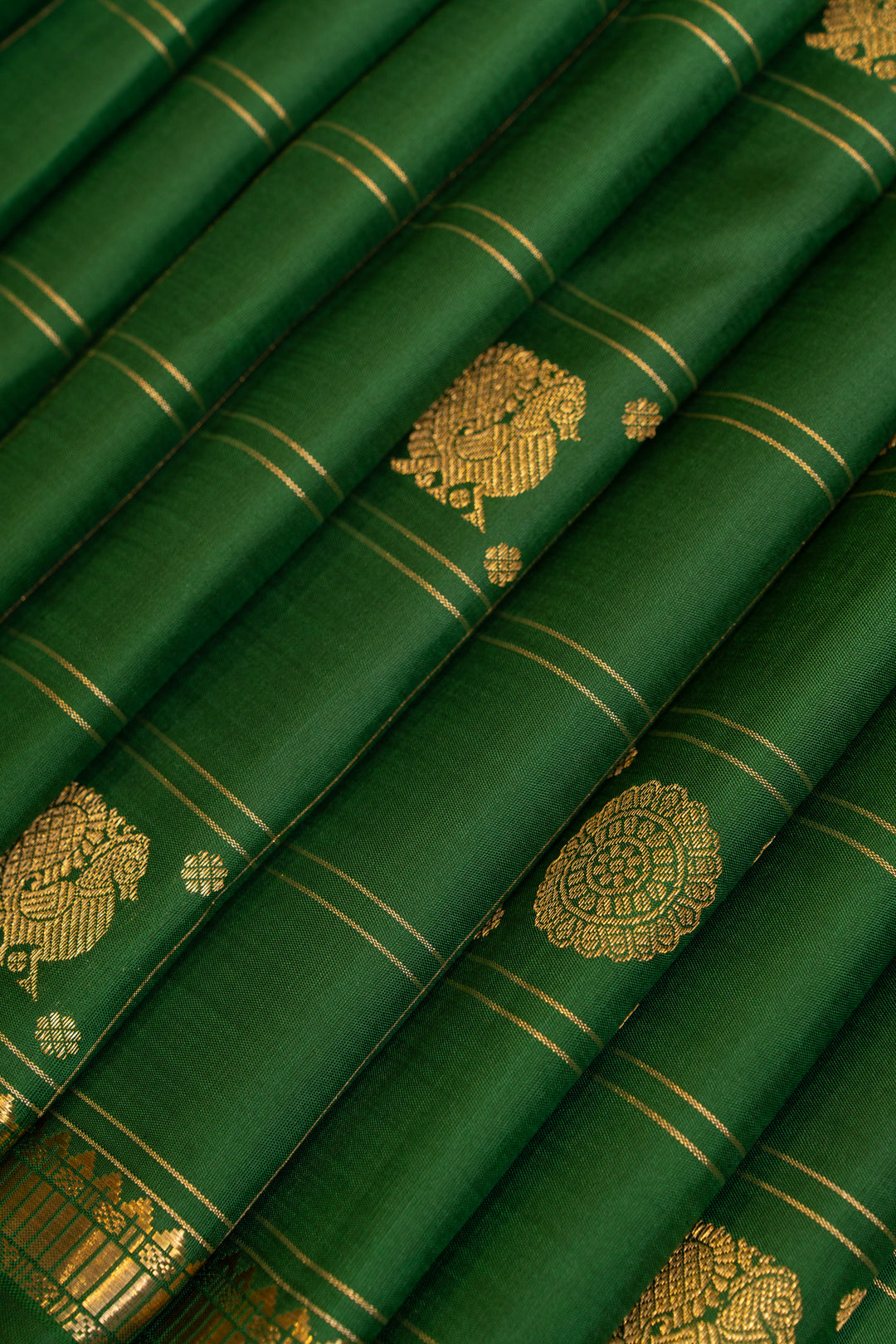 Emerald green traditional small border pure Kanchipuram silk saree