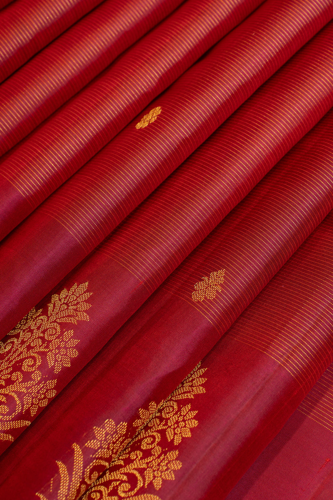 Magenta vairaoosi pure Kanchipuram silk saree