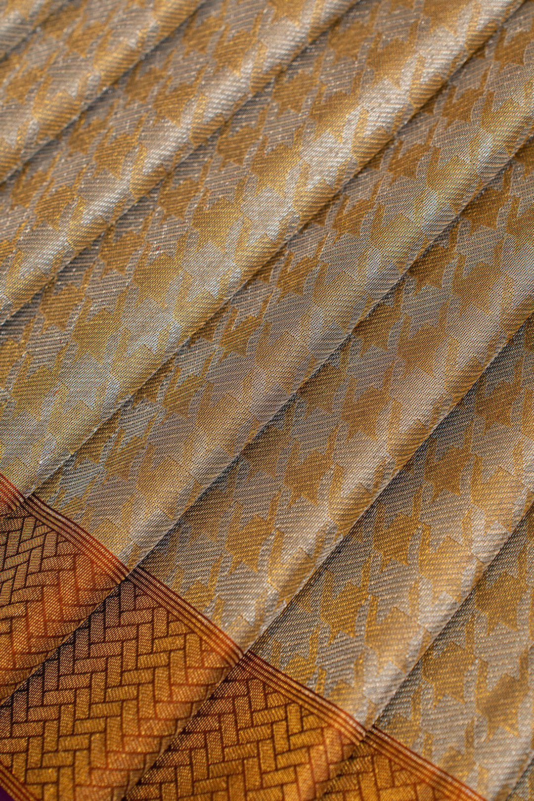 Silverish gold houndstooth brocade pure Kanchipuram silk saree