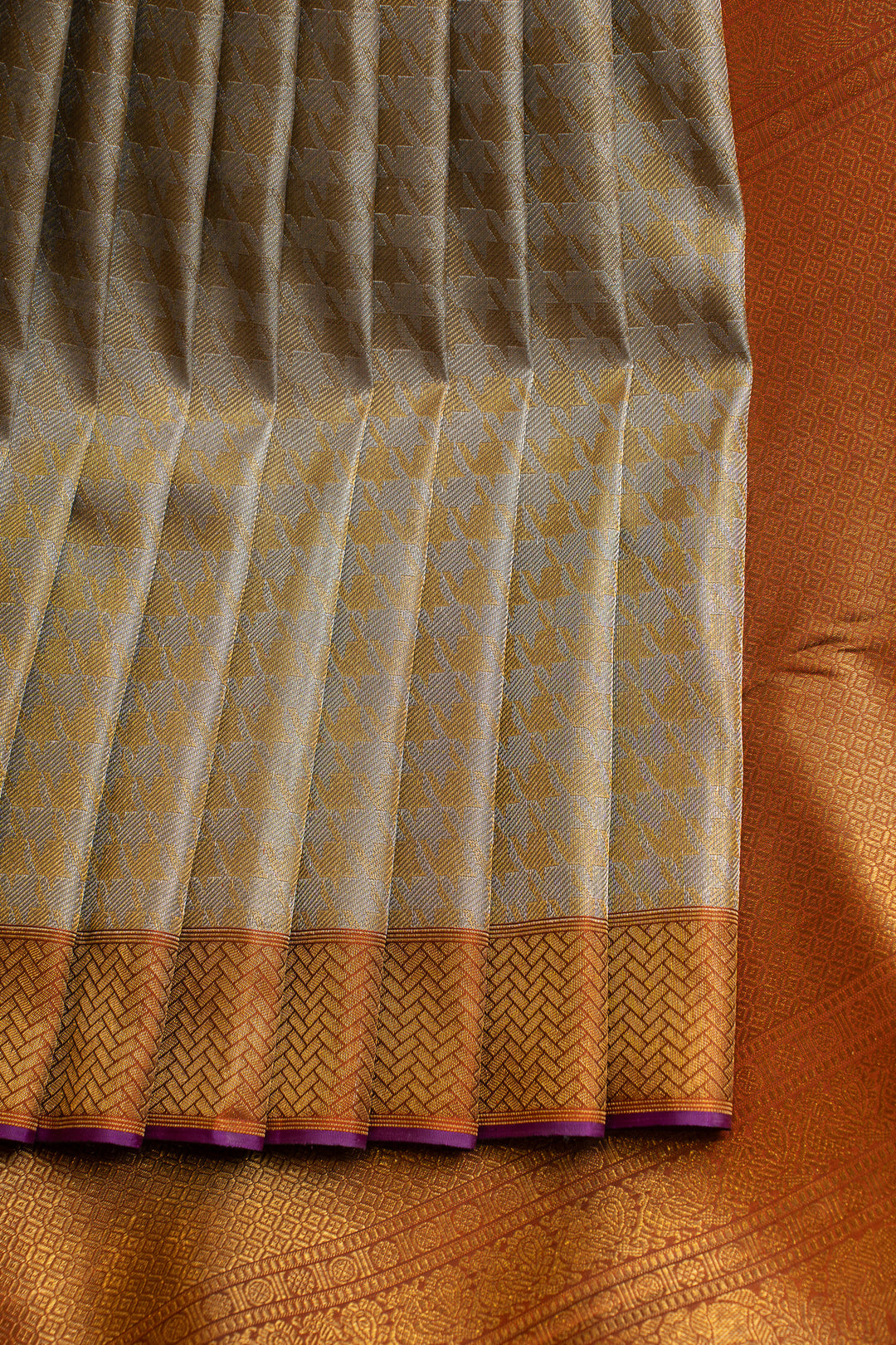 Silverish gold houndstooth brocade pure Kanchipuram silk saree