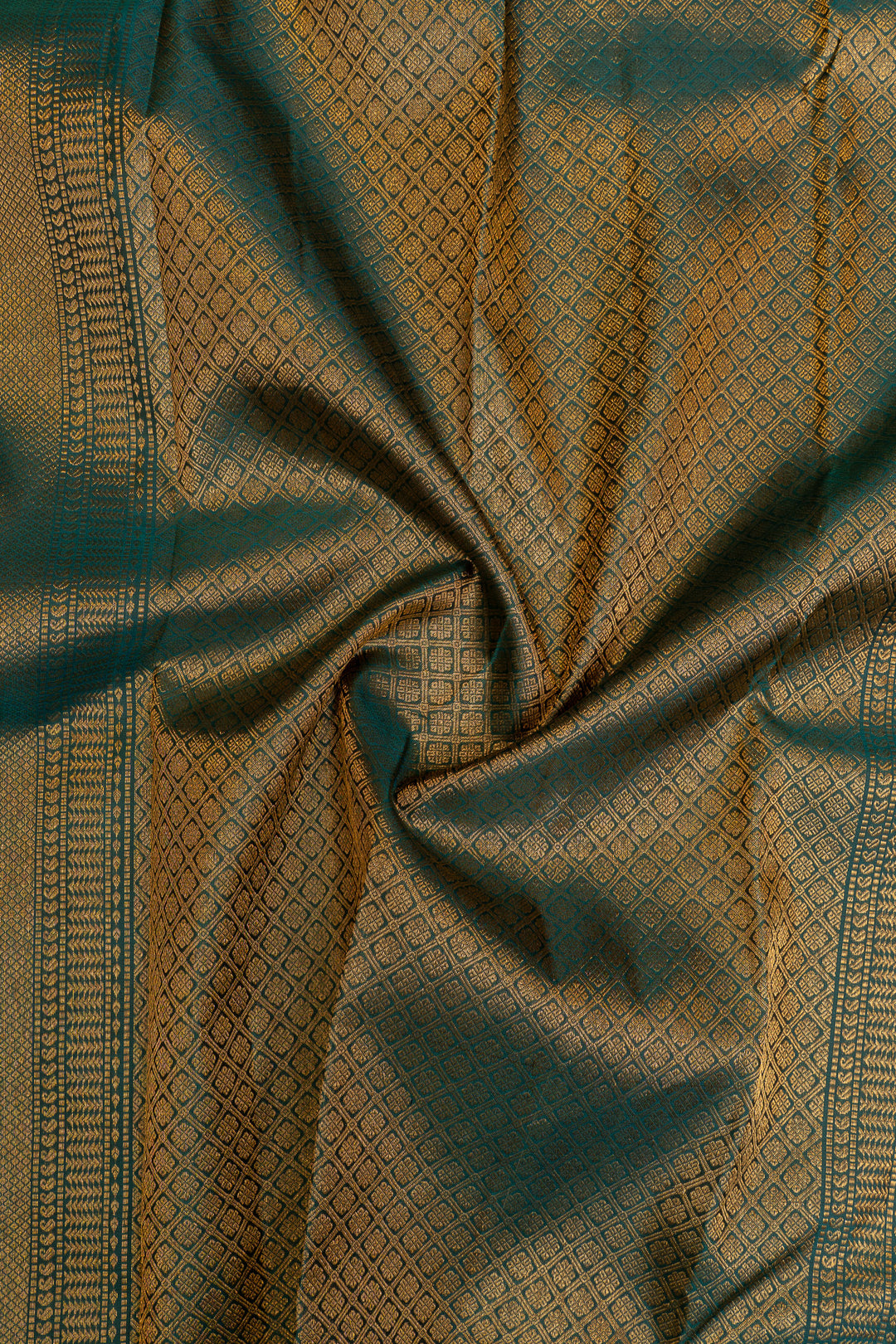 Mehendi green Muthu zari checks pure Kanchipuram silk saree