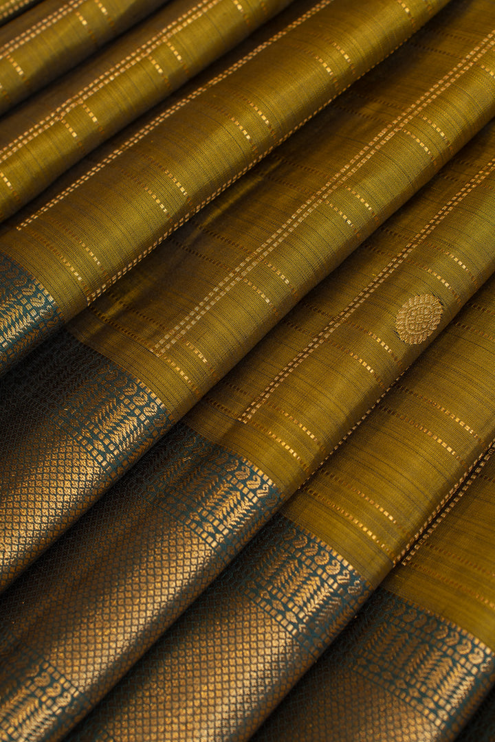 Mehendi green Muthu zari checks pure Kanchipuram silk saree