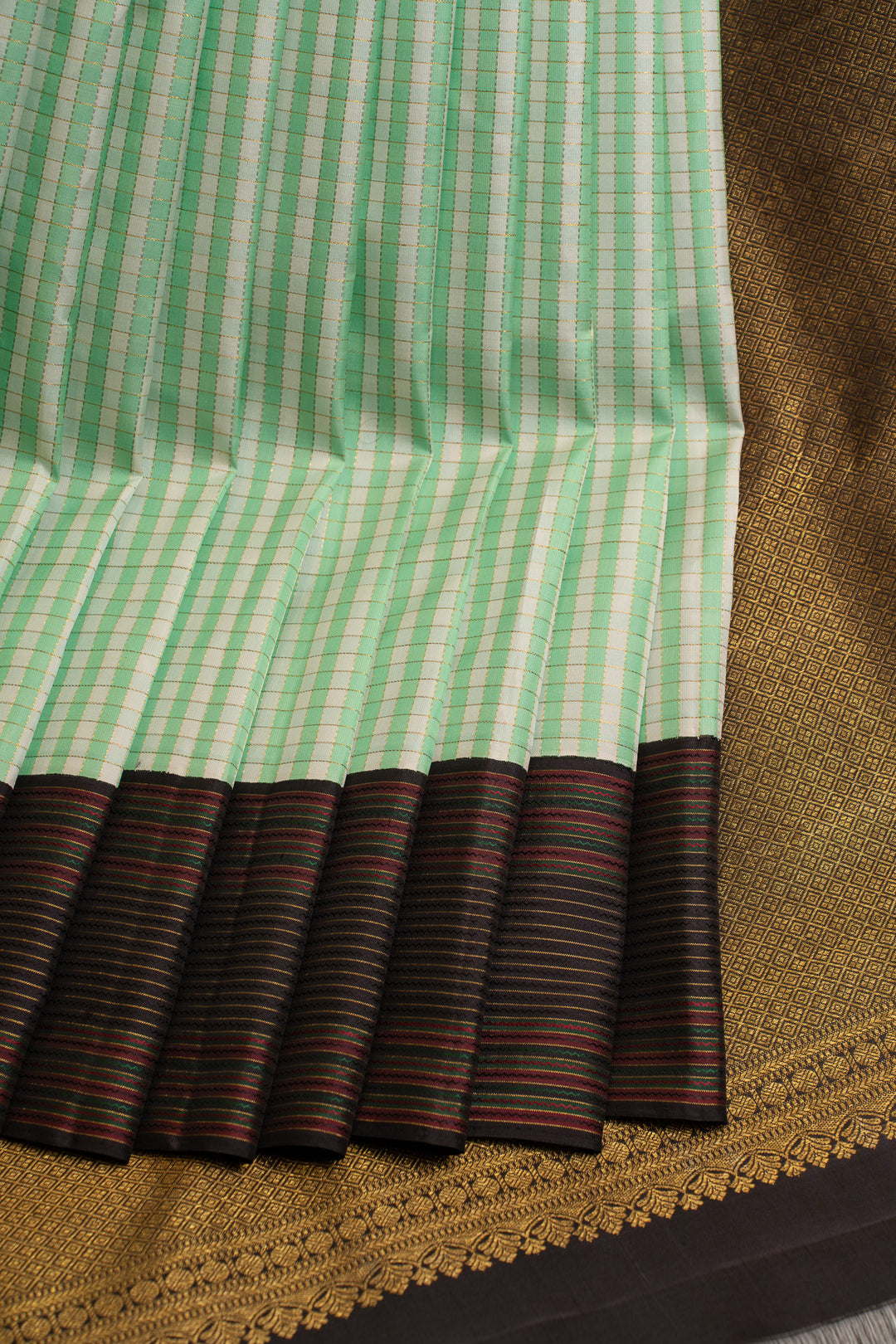 Green and white checks Varisaipettu pure Kanchipuram silk saree