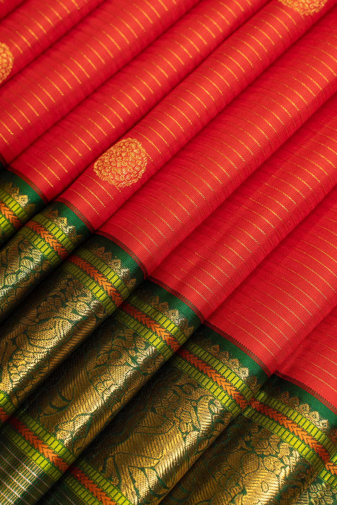 Red and green vairaoosi Varisaipettu pure Kanchipuram silk saree