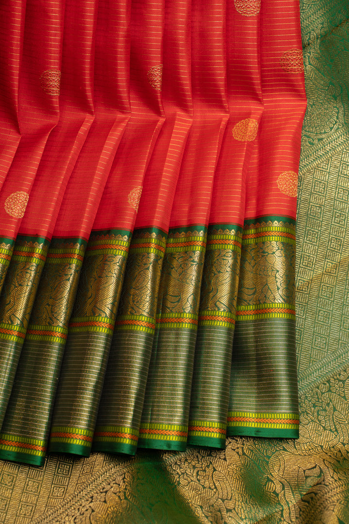 Red and green vairaoosi Varisaipettu pure Kanchipuram silk saree