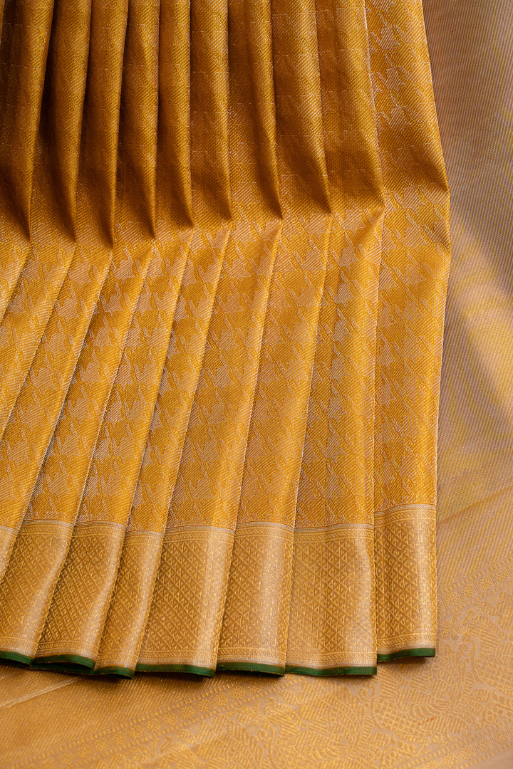 Gold houndstooth brocade pure Kanchipuram silk saree