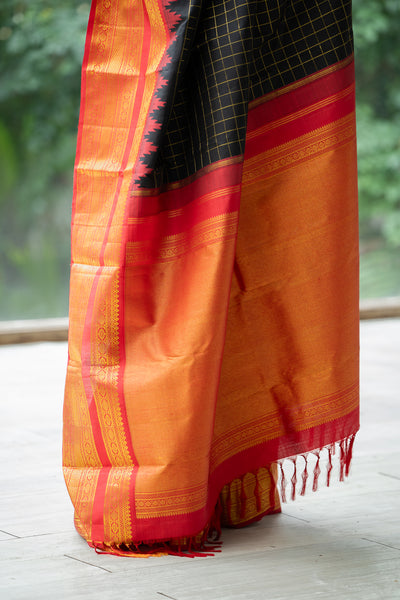 Black and Red Korvai Pure Kanchipuram Silk Saree - Clio Silks