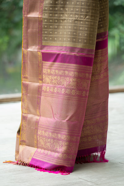 Hazelnut Beige Veldhari Checks Pure Zari Kanchipuram Silk Saree - Clio Silks