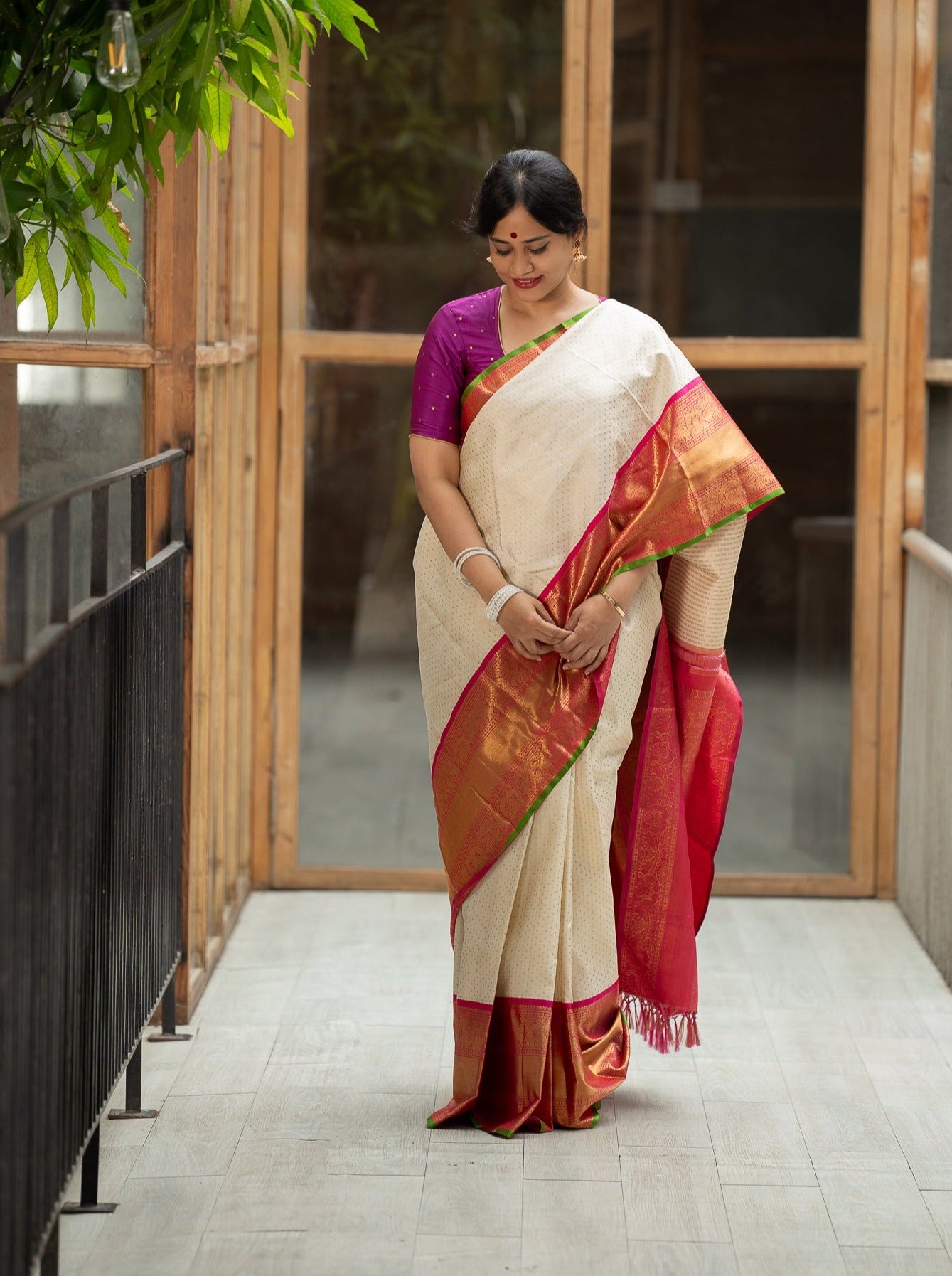 Pearl white Vairaoosi Pure Zari Kanchipuram Silk Saree - Clio Silks