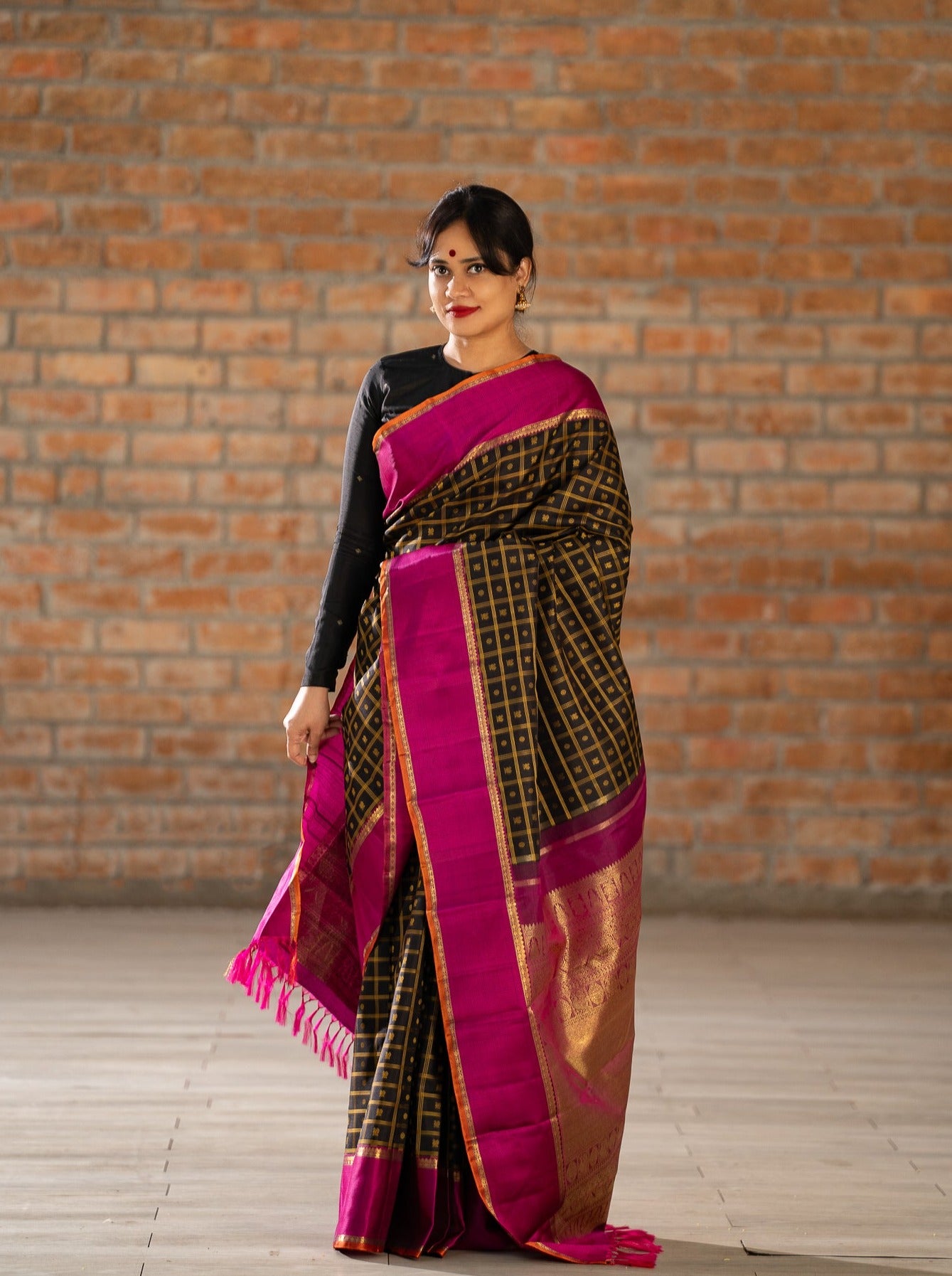 Black Thread Veldhari Checks Pure Zari Kanchipuram Silk Saree - Clio Silks