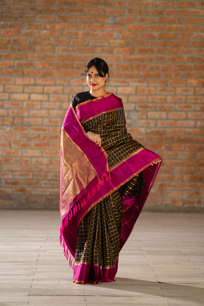 Black Thread Veldhari Checks Pure Zari Kanchipuram Silk Saree - Clio Silks