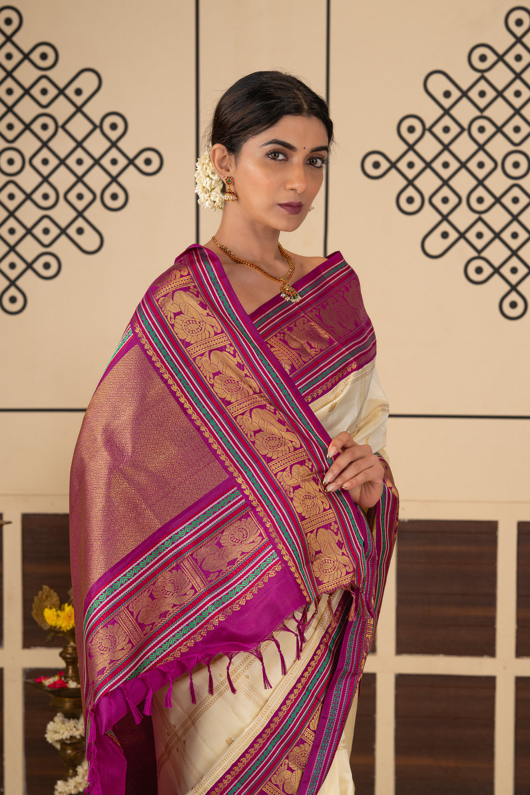 Ivory and Magenta Vintage Zari Checks Pure Kanchipuram Silk Saree