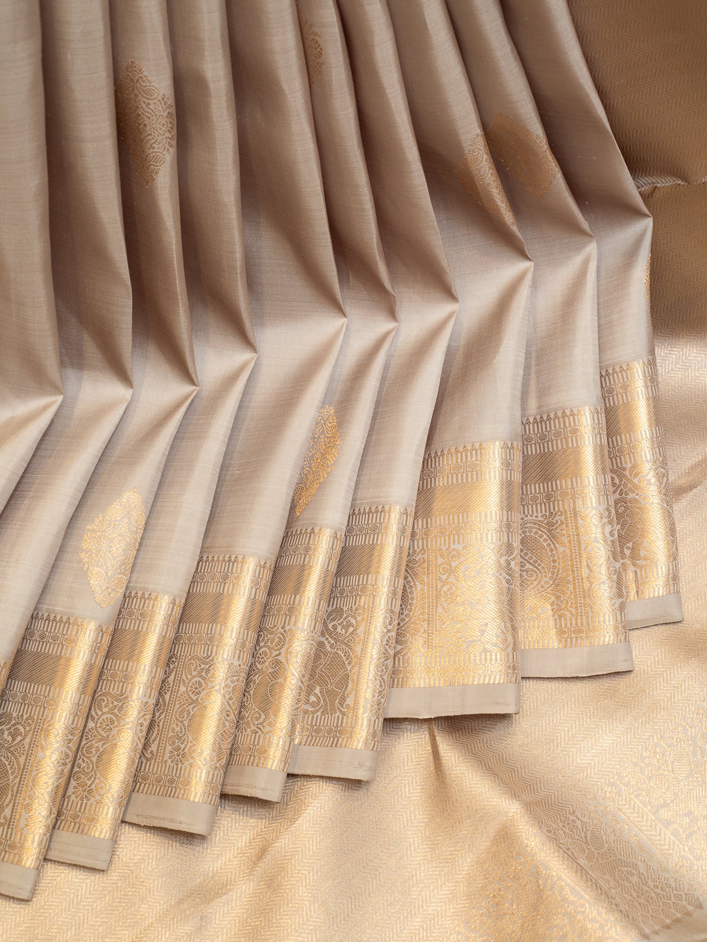 Beige Traditional Pure Kanchipuram Silk Saree