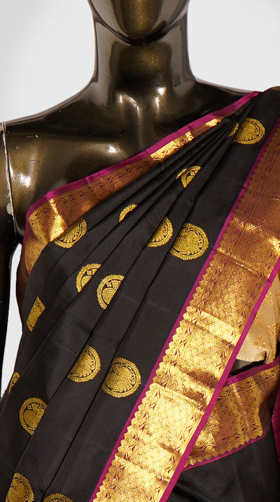 Black Mayil Chakram traditional Pure Kanjivaram silk saree - Clio Silks
