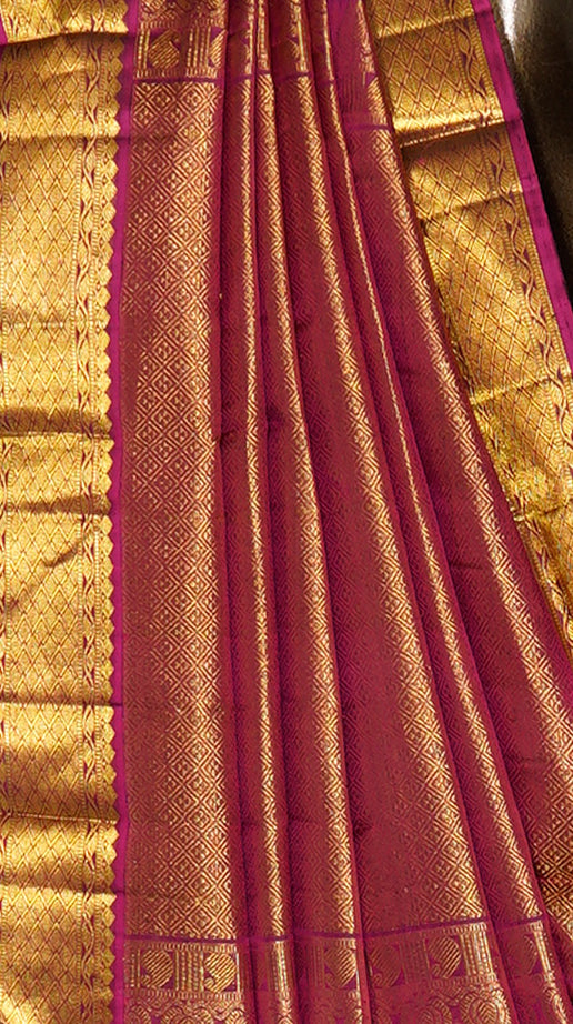 Black Mayil Chakram traditional Pure Kanjivaram silk saree - Clio Silks