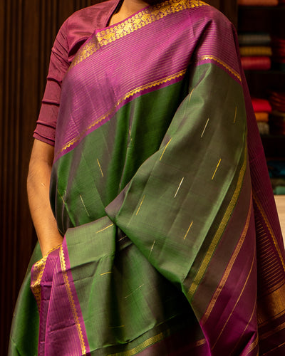 Bottle Green and Magenta Malli Moggu Pure Kanjivaram Silk Sari - Clio Silks