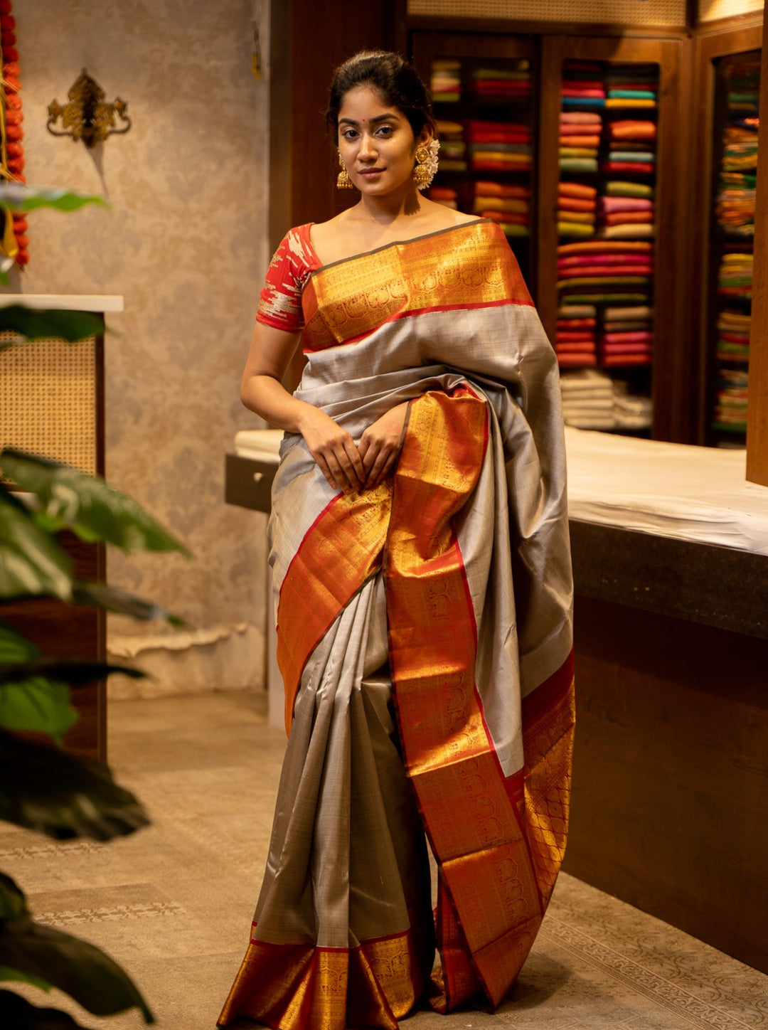 Grey and Red Traditional Korvai Pure Kanjivaram SIik Sari - Clio Silks