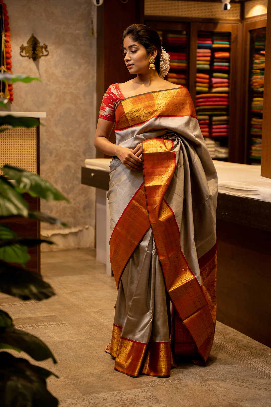 Grey and Red Traditional Korvai Pure Kanjivaram SIik Sari - Clio Silks