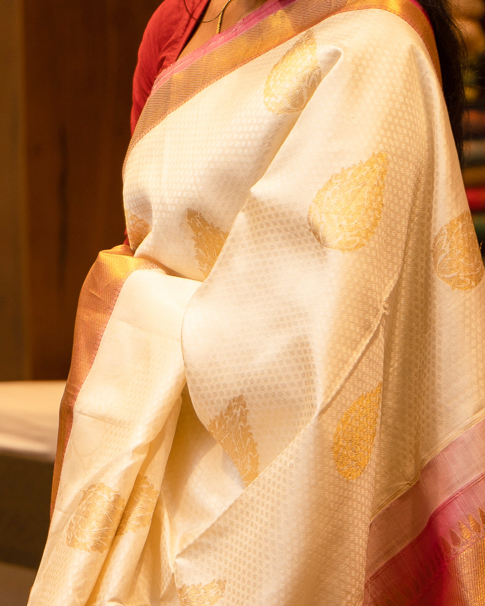 Ivory and Lotus Pink Jacquard Pure Kanjvaram SIlk Sari - Clio Silks