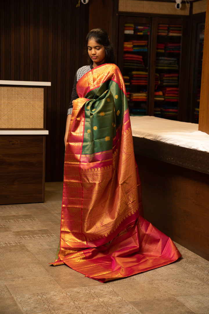 Emerald Green and Magenta Vairaoosi Pure Kanjivaram Silk Sari - Clio Silks