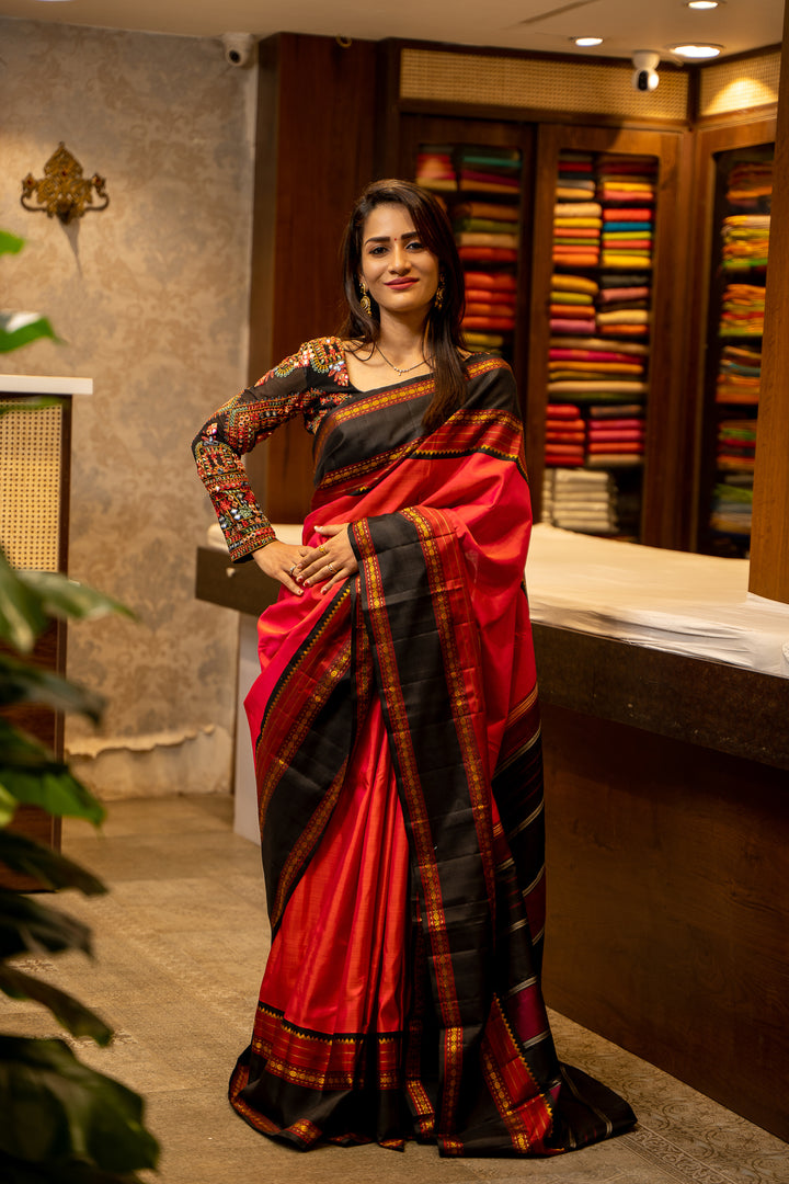 Red and Black Pattu Pettu Pure Kanjivaram Silk Saree - Clio Silks